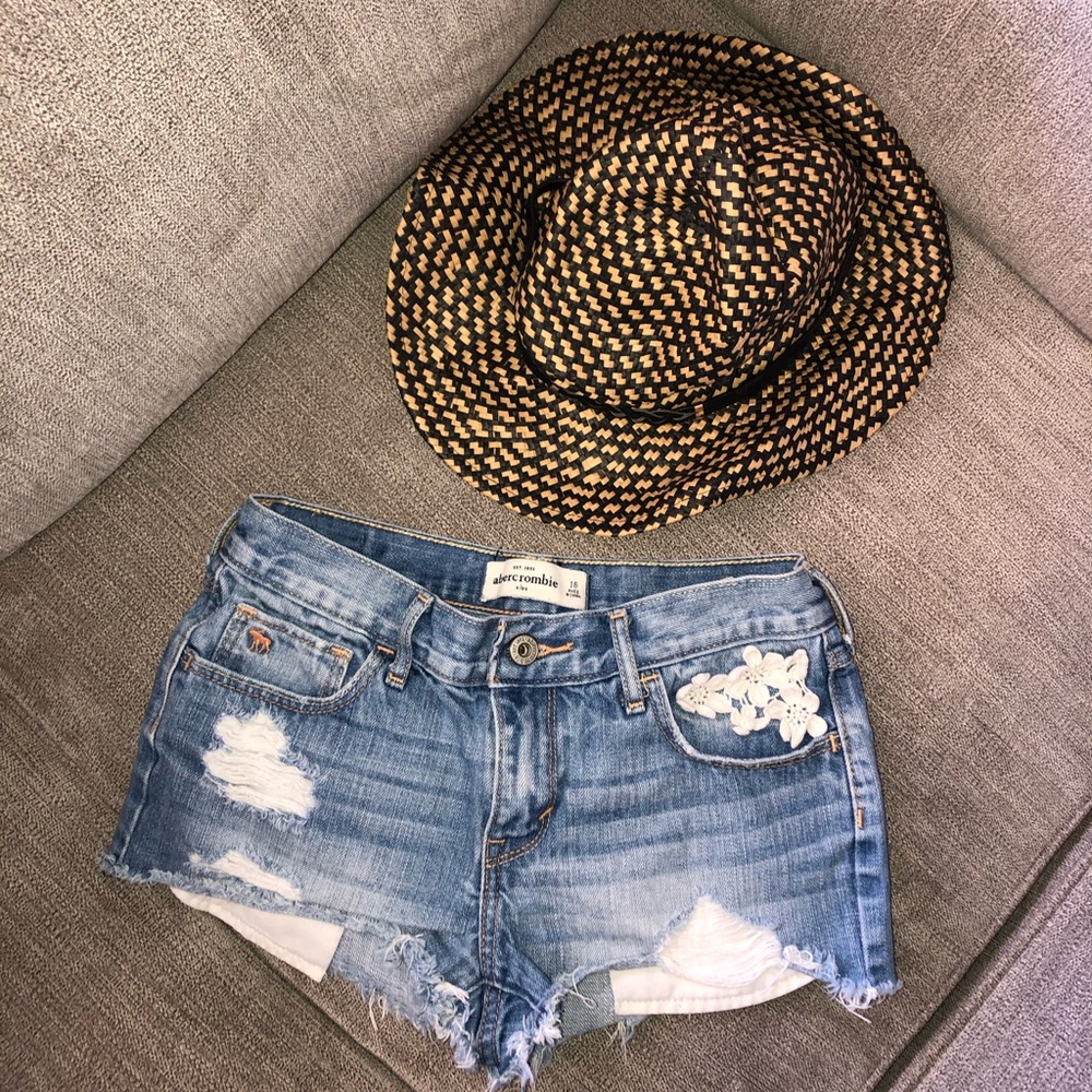 NWOT Abercrombie festival shorts 🌈